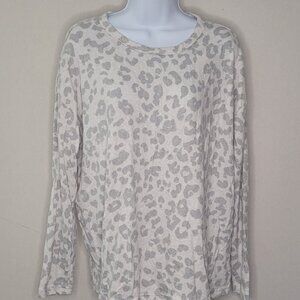 Old Navy top, Medium, animal print